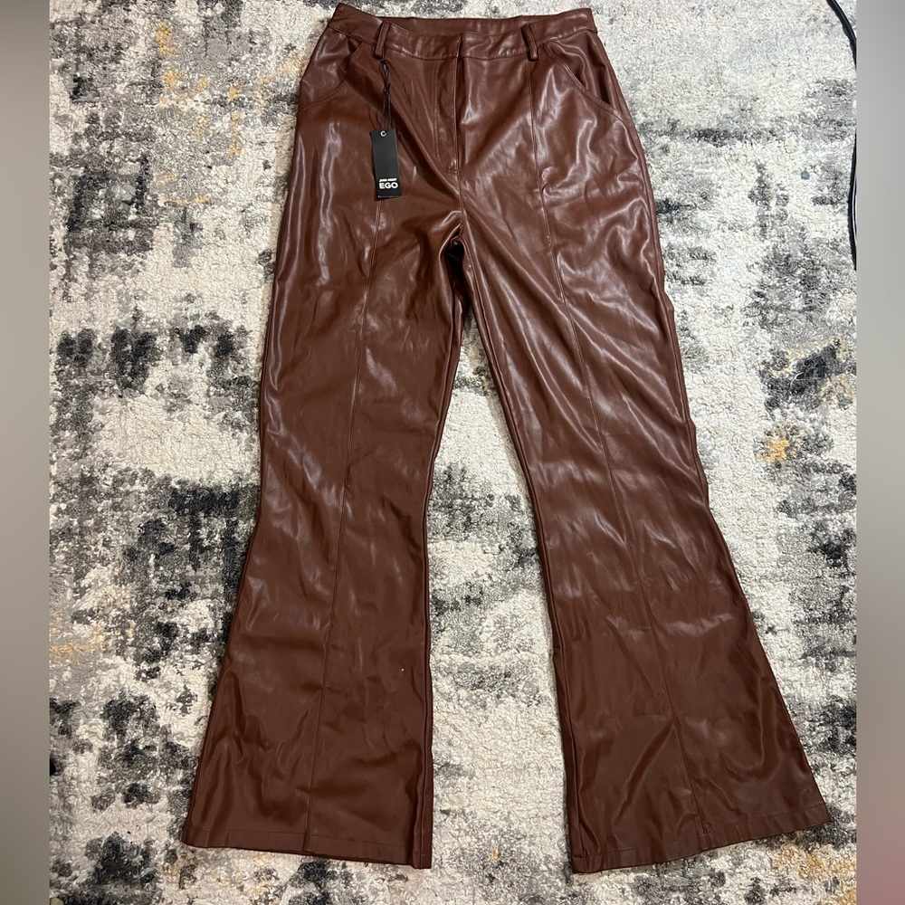 Foxyyyyyy!!! Let these pants hug you in the right places.